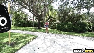 The girl was walking down the street when a van stopped in front of her ????