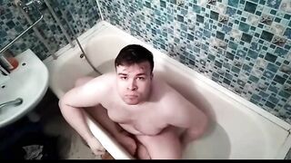Артем сосет сам себе дрочит ногами сам себе в ванной лижет ноги self suck autofellatio self footjob