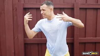 Roxie Sinner Gives The Pool Guy A Chance