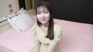春から白衣の天使！美人の乱れる姿に堪らず半中半外でこっそり孕ませます。①