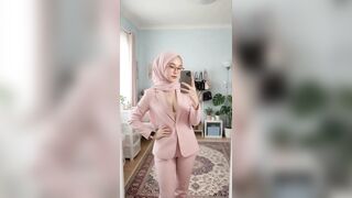 Ai Jilbab Sange Diapartemen