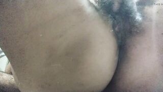 Dewar nay bhabhi ki chut may unngli Dal kar Pani nikala
