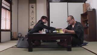 都市開発のエリート女性社員が訪れた 異常精力ジジイが住むボロ屋敷… 地上げ交渉と引き換えの オマ●コ媚薬アヘアヘ契約 川越にこ
