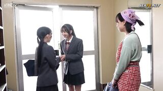 Teen Girls Lick Each Other's Body In A Hostel
