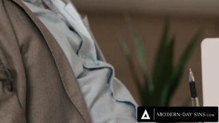 MODERN DAY SINS Pervert Therapist Is OBSESSED With Redhead MILF Lauren Phillips's Stunning Body