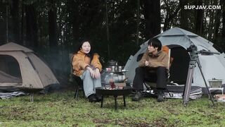 Aku Bertemu Kembali Dengan Seorang Mantan Teman Sekelas, Yang Kini Sudah Menikah, Di Sebuah Perkemahan Setelah Lima Tahun