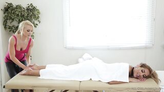 Supermodel Massage (Chloe Amour I Alix Lynx)