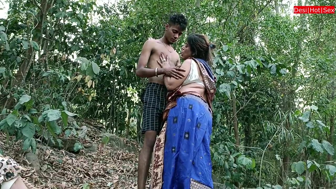 Chubby Aunty sex in Forest!! Big Cock Thief fuck and make her cum!!! image