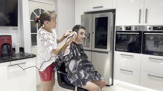 Essex Girl Hairdresser - A "Fuck and Trim" Hair Cut