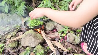 Pinay Cooking Wild Ferns and Sex in the Riverside - Viral Single Mom Outdoor