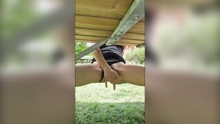 (TRUE AMATEUR)SQUIRT IN THE PARK UNDER THE BENCH