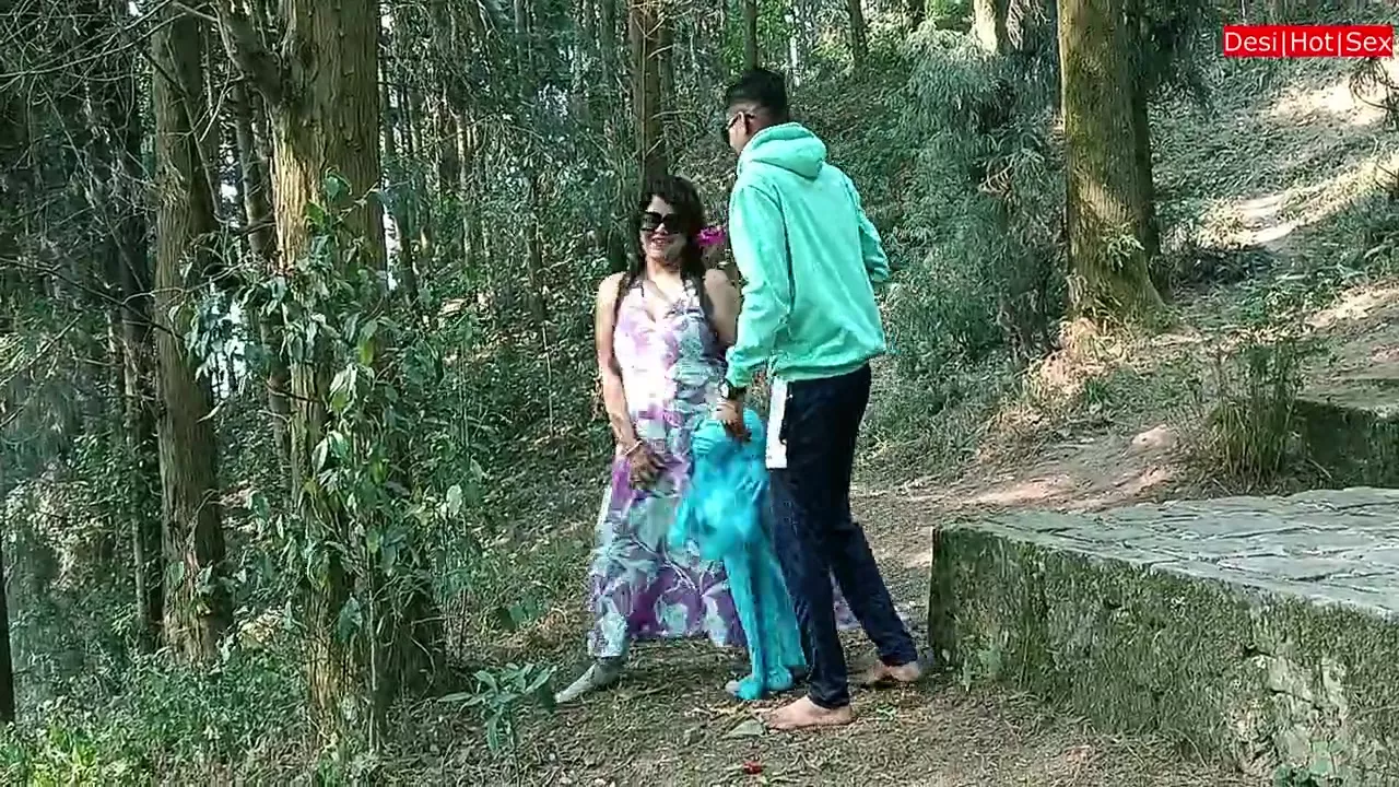 Indian Aunty Breakup Sex with Young Boyfriend! Jungle pic