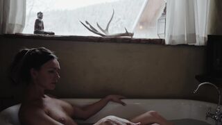 Rachel Cook Nude Bath Video Leaked